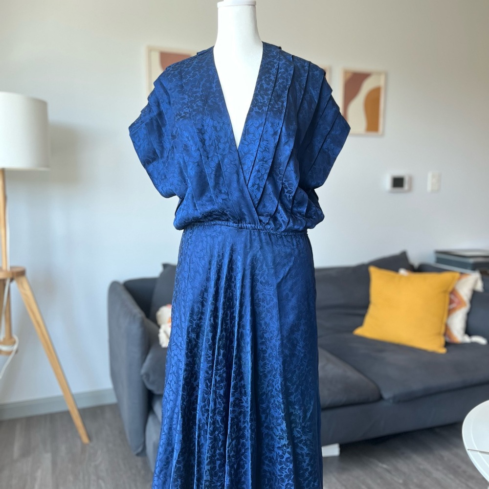 Vintage Argenti 100% silk dress. Size 10.